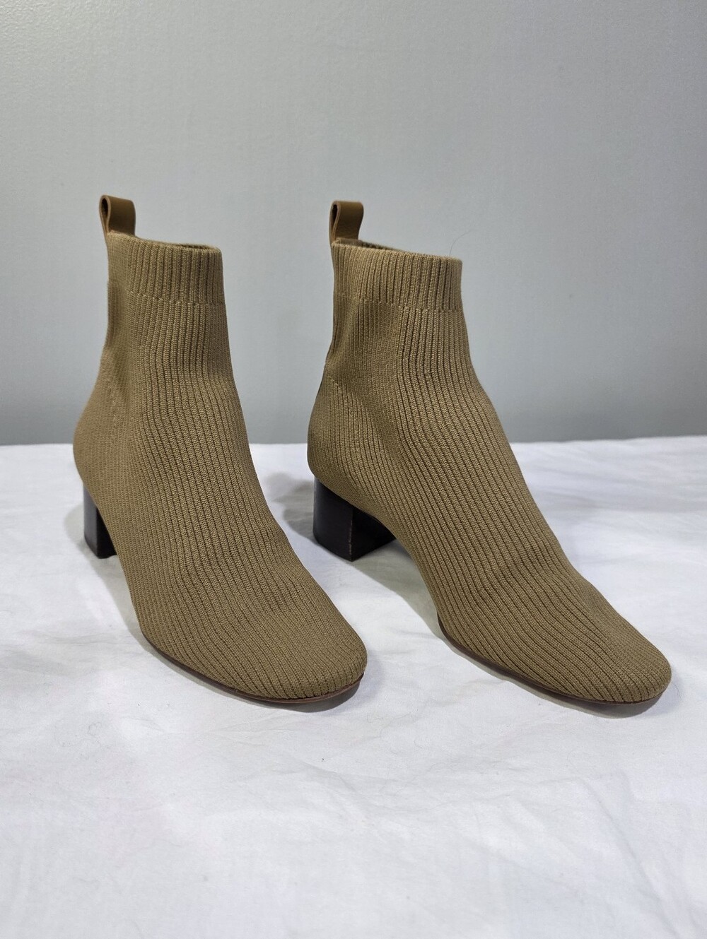 Everlane The Glove Boot in Ribbed ReKnit w/Block Heal Boho Capsule Wardrobe. 7